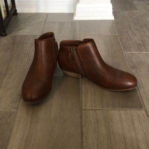 Softwalk brown leather booties